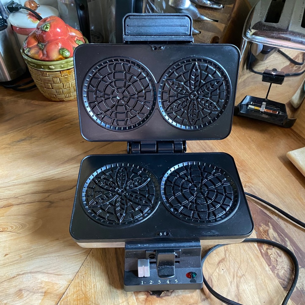 Cuisinart Pizzelle Press WM-PZ2 Silver Excellent Nonstick Cookie Maker